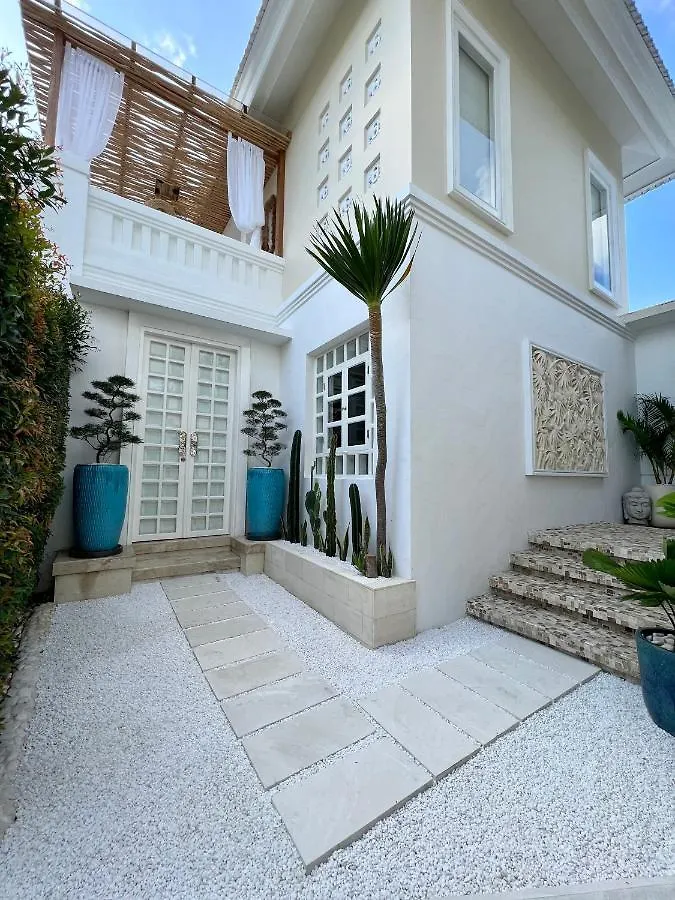 Moon Villas Umalas Canggu  Canggu (Bali)